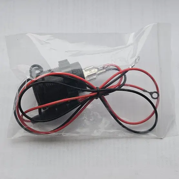 Автомобильная розетка USB врезная с вольтметром 12-24V, 2 порта 2.1A, с предохранителем, синяя подсветка 06602 фото